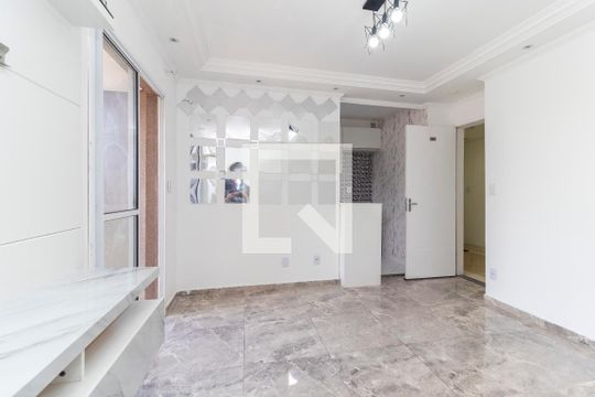 Sala de apartamento à venda com 2 quartos, 45m² em Vila Carmosina, São Paulo
