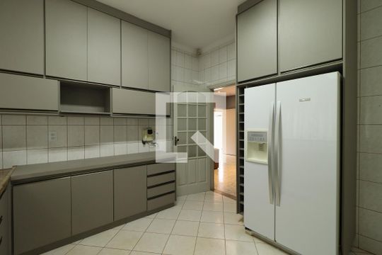 Cozinha de casa para alugar com 4 quartos, 200m² em Parque Industrial Lagoinha, Ribeirão Preto