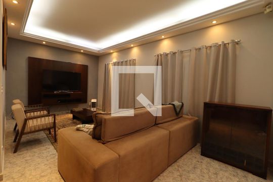 Casa para alugar com 4 quartos, 200m² em Parque Industrial Lagoinha, Ribeirão Preto
