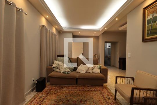 Sala de casa para alugar com 4 quartos, 200m² em Parque Industrial Lagoinha, Ribeirão Preto