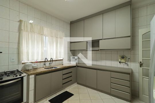 Cozinha de casa para alugar com 4 quartos, 200m² em Parque Industrial Lagoinha, Ribeirão Preto