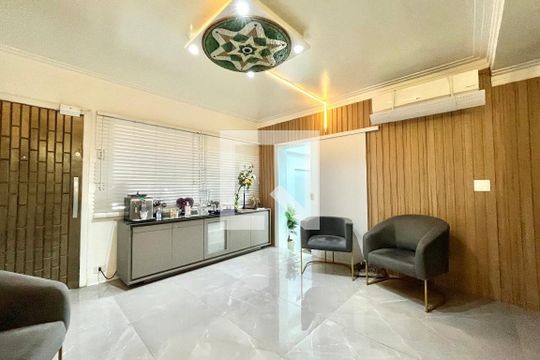 Sala de casa à venda com 4 quartos, 340m² em Jabaquara, São Paulo