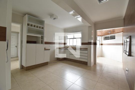 Apartamento para alugar com 4 quartos, 284m² em Água Verde, Curitiba