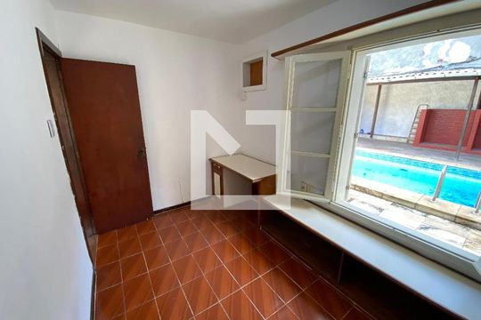 Quarto 3 / Escritório de casa de condomínio para alugar com 6 quartos, 704m² em Taquara, Rio de Janeiro
