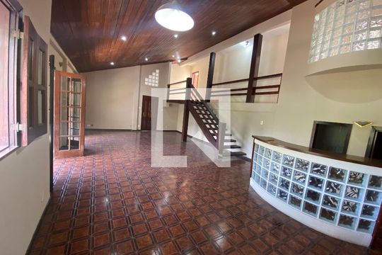 Casa de Condomínio à venda com 6 quartos, 704m² em Taquara, Rio de Janeiro