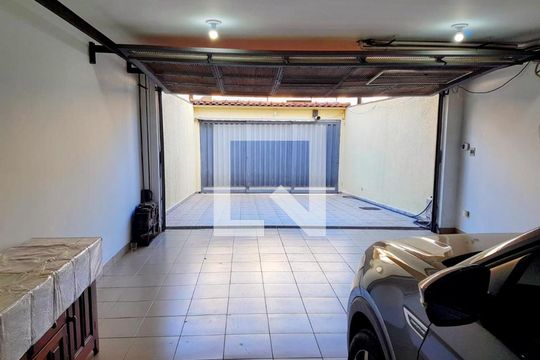 Casa à venda com 3 quartos, 262m² em Siciliano, São Paulo