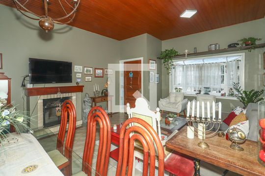 Sala de casa à venda com 4 quartos, 278m² em Vila Jardim, Porto Alegre