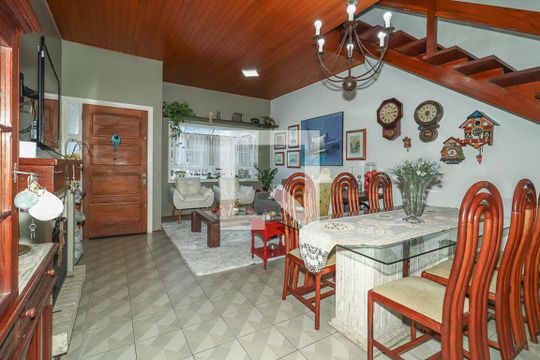Sala de casa à venda com 4 quartos, 278m² em Vila Jardim, Porto Alegre