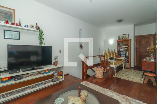 Sala de TV de casa à venda com 4 quartos, 278m² em Vila Jardim, Porto Alegre