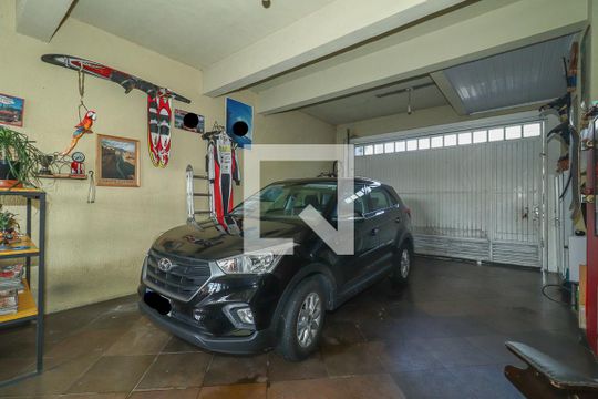 Garagem de casa à venda com 4 quartos, 278m² em Vila Jardim, Porto Alegre