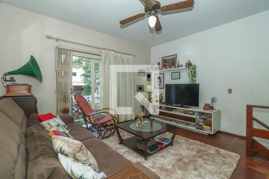 Sala de TV de casa à venda com 4 quartos, 278m² em Vila Jardim, Porto Alegre