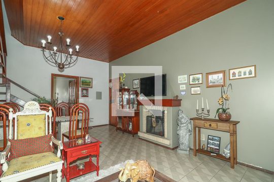 Sala de casa à venda com 4 quartos, 278m² em Vila Jardim, Porto Alegre
