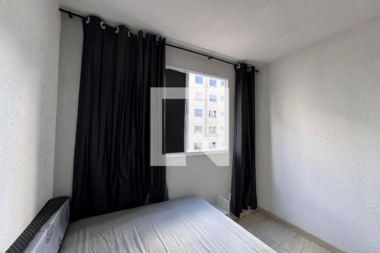Quarto 2 de apartamento à venda com 2 quartos, 42m² em Santos Dumont, São Leopoldo
