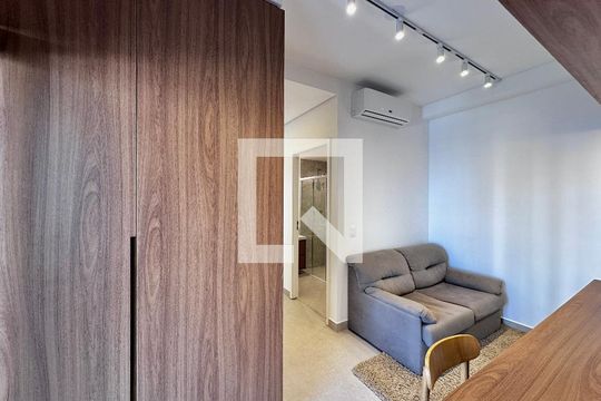 Sala de apartamento para alugar com 1 quarto, 53m² em Jardim das Acacias, São Paulo