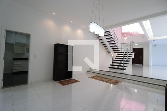 Sala de Jantar de casa para alugar com 4 quartos, 420m² em Jardim Karaíba, Uberlândia