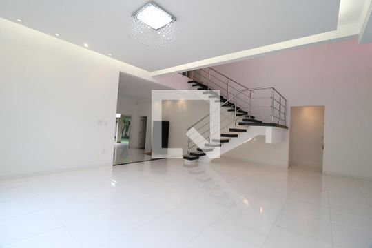 Sala de casa para alugar com 4 quartos, 420m² em Jardim Karaíba, Uberlândia