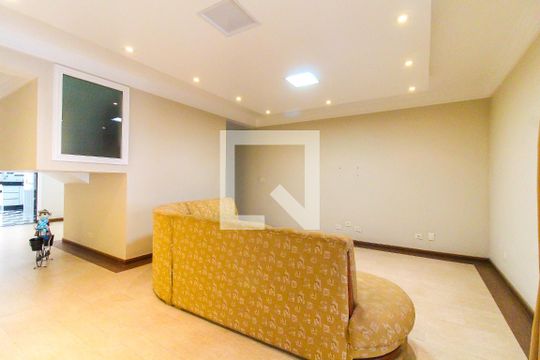 Casa para alugar com 3 quartos, 250m² em Vila Jacuí, São Paulo