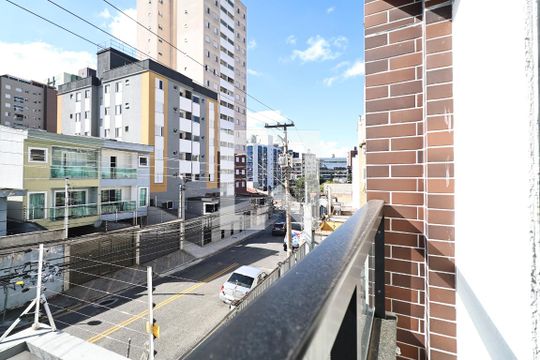 Sacada de apartamento à venda com 2 quartos, 53m² em Vila Guiomar, Santo André