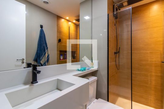 Banheiro de apartamento à venda com 1 quarto, 28m² em Vila Ester (zona Norte), Guarulhos
