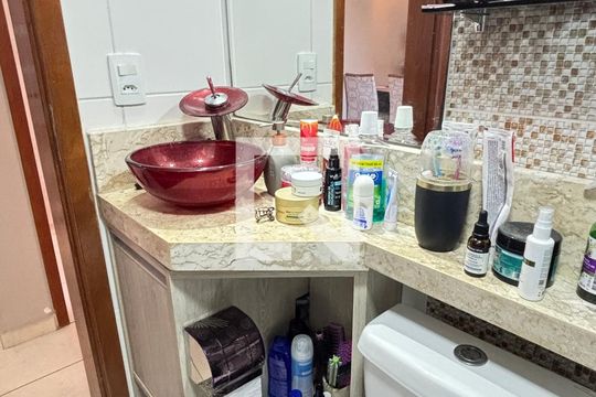 Banheiro de apartamento à venda com 2 quartos, 88m² em Vila Humaita, Santo André