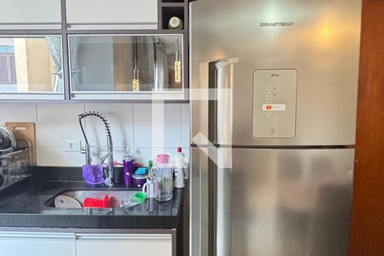 Cozinha de apartamento à venda com 2 quartos, 88m² em Vila Humaita, Santo André
