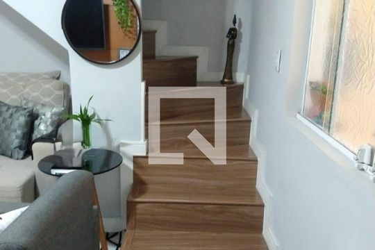Sala de casa à venda com 2 quartos, 135m² em Conjunto Residencial Sitio Oratorio, São Paulo