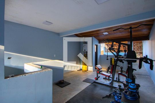 Academia de casa para alugar com 4 quartos, 450m² em Jardim Irene, Santo André