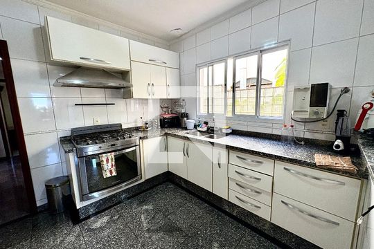 Cozinha de casa para alugar com 4 quartos, 600m² em Aglomeração Urbana de Jundiaí, Jundiaí