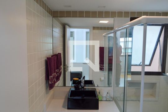 Banheiro 2 de apartamento à venda com 4 quartos, 228m² em Jacarepaguá, Rio de Janeiro
