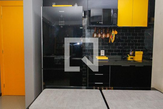 Cozinha de apartamento para alugar com 2 quartos, 55m² em Belenzinho, São Paulo