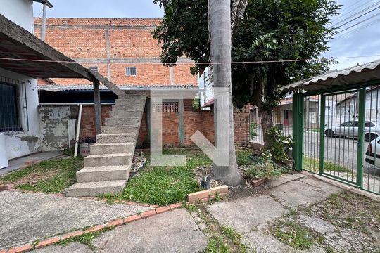 Quintal de casa à venda com 3 quartos, 130m² em Duque de Caxias, São Leopoldo