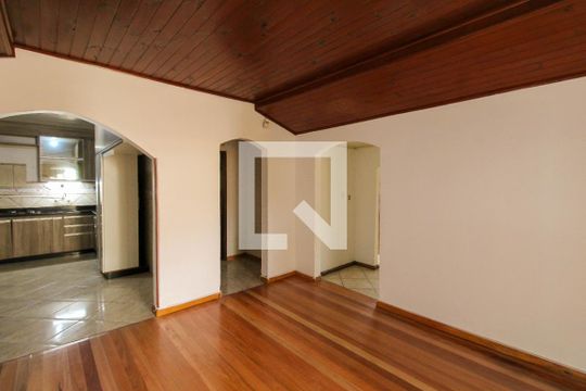 Sala de casa para alugar com 4 quartos, 129m² em Olaria, Canoas