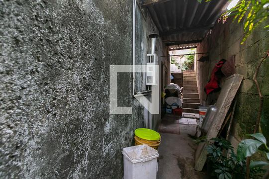 Área de Serviço  de casa à venda com 6 quartos, 200m² em Conjunto Habitacional Aguia de Haia, São Paulo