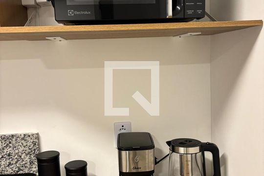 Detalhe cozinha de kitnet/studio para alugar com 1 quarto, 25m² em Pinheiros, São Paulo