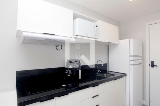 Studio - Cozinha de kitnet/studio para alugar com 1 quarto, 26m² em Rio Branco, Porto Alegre