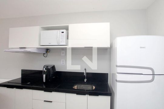 Studio - Cozinha de kitnet/studio para alugar com 1 quarto, 26m² em Rio Branco, Porto Alegre