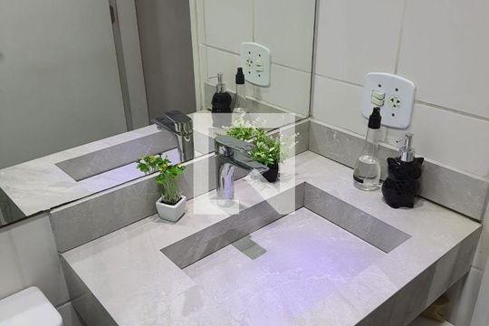 Banheiro de apartamento para alugar com 2 quartos, 49m² em Casa Branca, Santo André