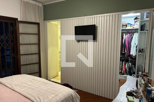 Suíte  de casa à venda com 3 quartos, 178m² em Vila Pires, Santo André