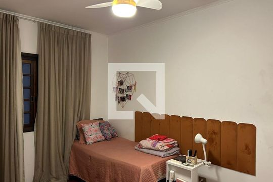 Quarto 1 de casa à venda com 3 quartos, 178m² em Vila Pires, Santo André