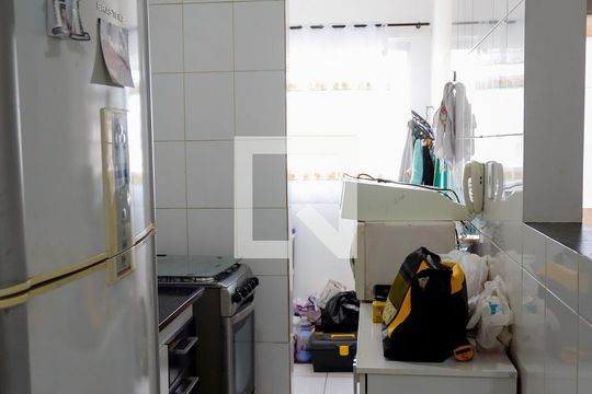 Cozinha de apartamento à venda com 2 quartos, 51m² em Santa Maria, Osasco