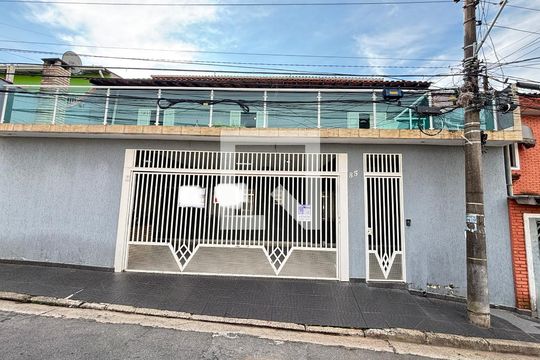 Fachada de casa à venda com 3 quartos, 225m² em Vila Humaita, Santo André