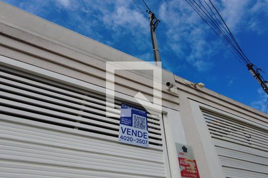 Plaquinha de casa à venda com 3 quartos, 100m² em Cidade Vargas, São Paulo