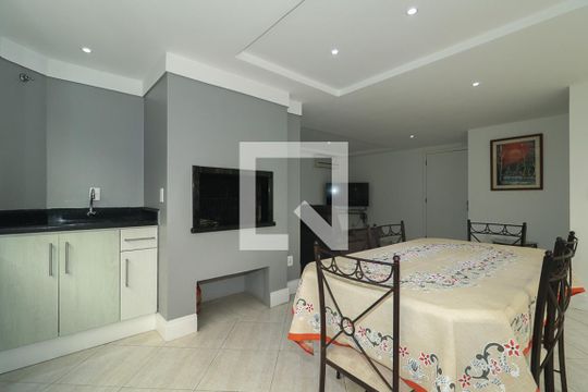 Sala de apartamento para alugar com 3 quartos, 118m² em São João, Porto Alegre