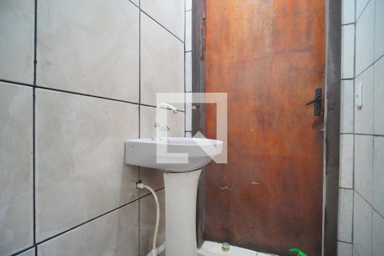 Banheiro de apartamento à venda com 2 quartos, 35m² em Canudos, Novo Hamburgo