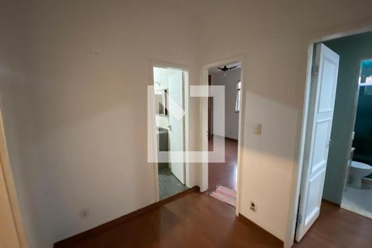 Circulação de casa para alugar com 2 quartos, 130m² em Curicica, Rio de Janeiro