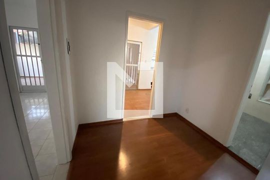 Circulação de casa para alugar com 2 quartos, 130m² em Curicica, Rio de Janeiro