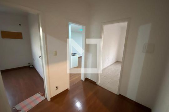Circulação de casa para alugar com 2 quartos, 130m² em Curicica, Rio de Janeiro