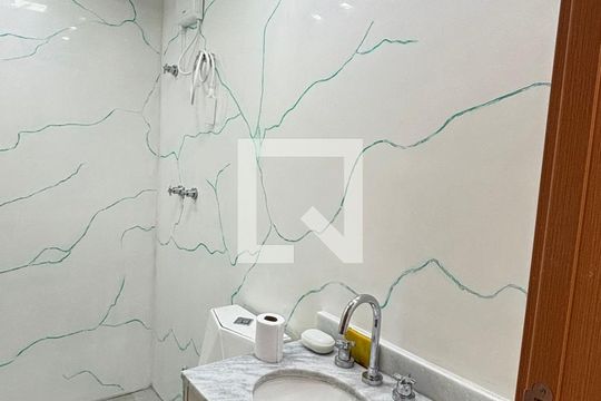 Banheiro de apartamento à venda com 2 quartos, 61m² em Casa Branca, Santo André