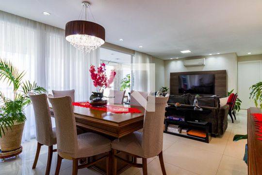 Sala de apartamento à venda com 3 quartos, 177m² em Jardim Monte Kemel, São Paulo