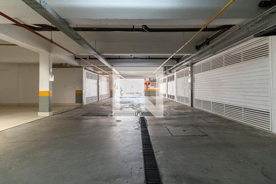 Área Comum - Estacionamento de casa de condomínio para alugar com 3 quartos, 240m² em Aclimação, São Paulo